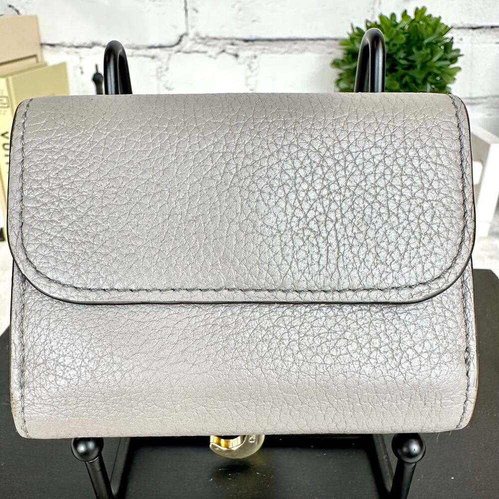 CHLOE gray leather monogram compact wallet GREAT! Nice gift! - Picture 4 of 15